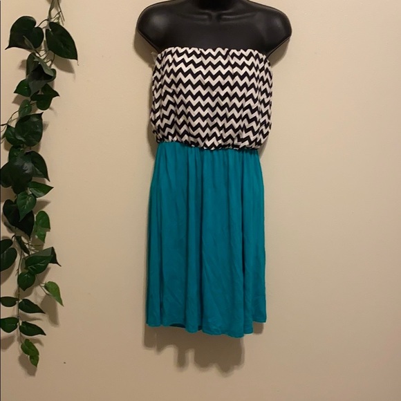 LOT OF 2 STRAPLESS DRESS SIZE XL MM - Picture 2 of 5